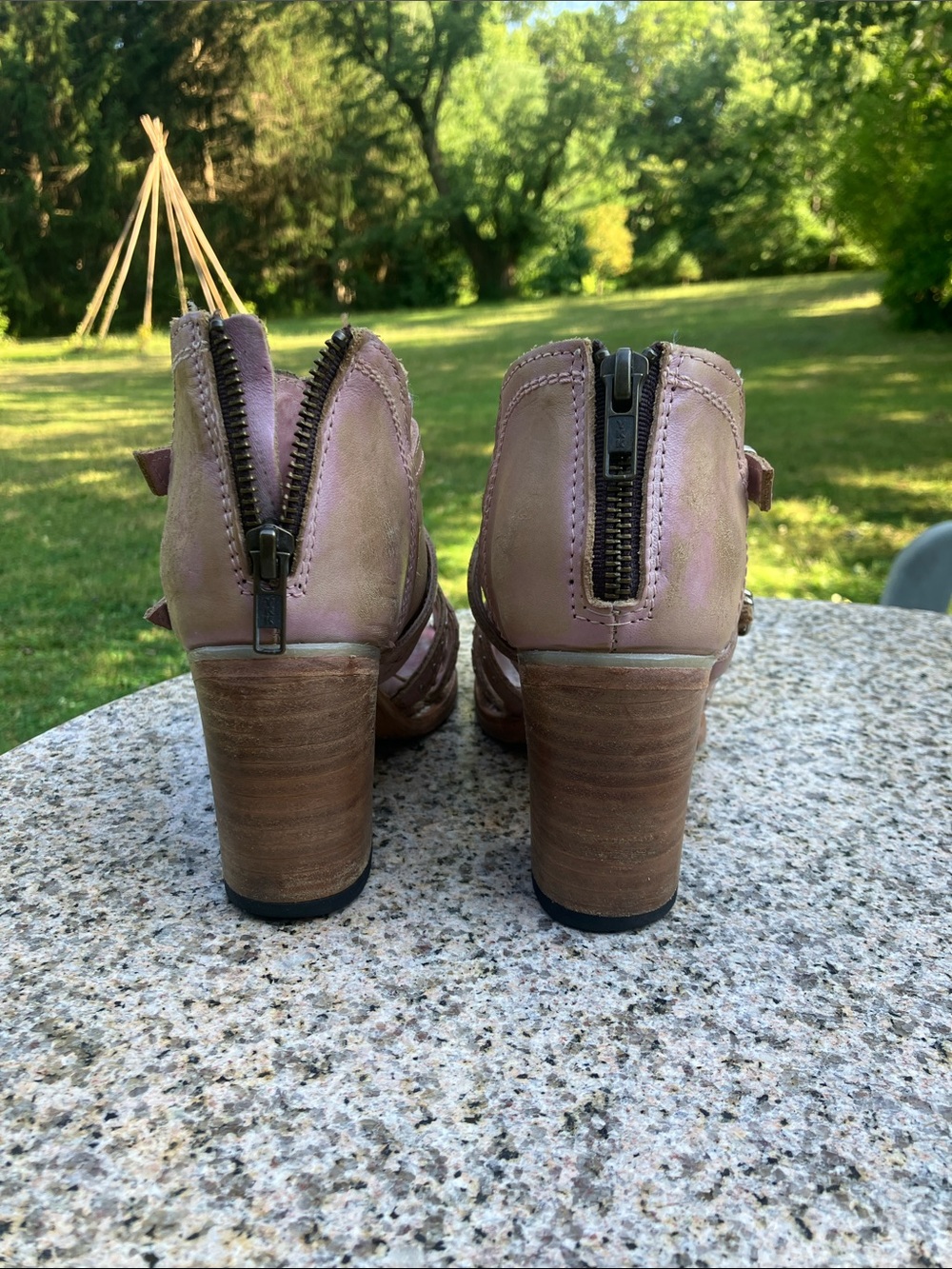 FreeBird Connor Pink / Blush Studded Open-Toe Sandals 7 - Picture 5 of 14